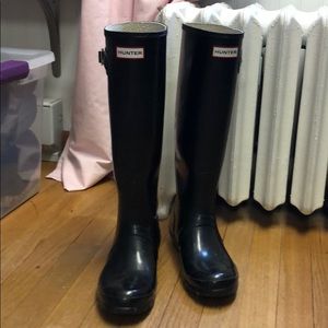 Hunter black high gloss black tall boot size 8